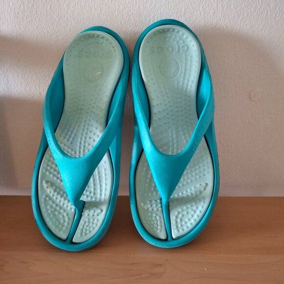 Crocs Women's Blue Flip Flops - Picture 2 of 5